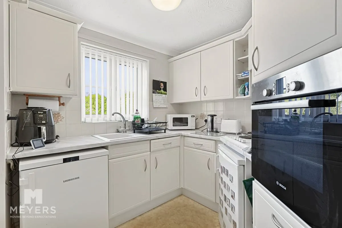 Regency Crescent, Christchurch, BH23, photo 12