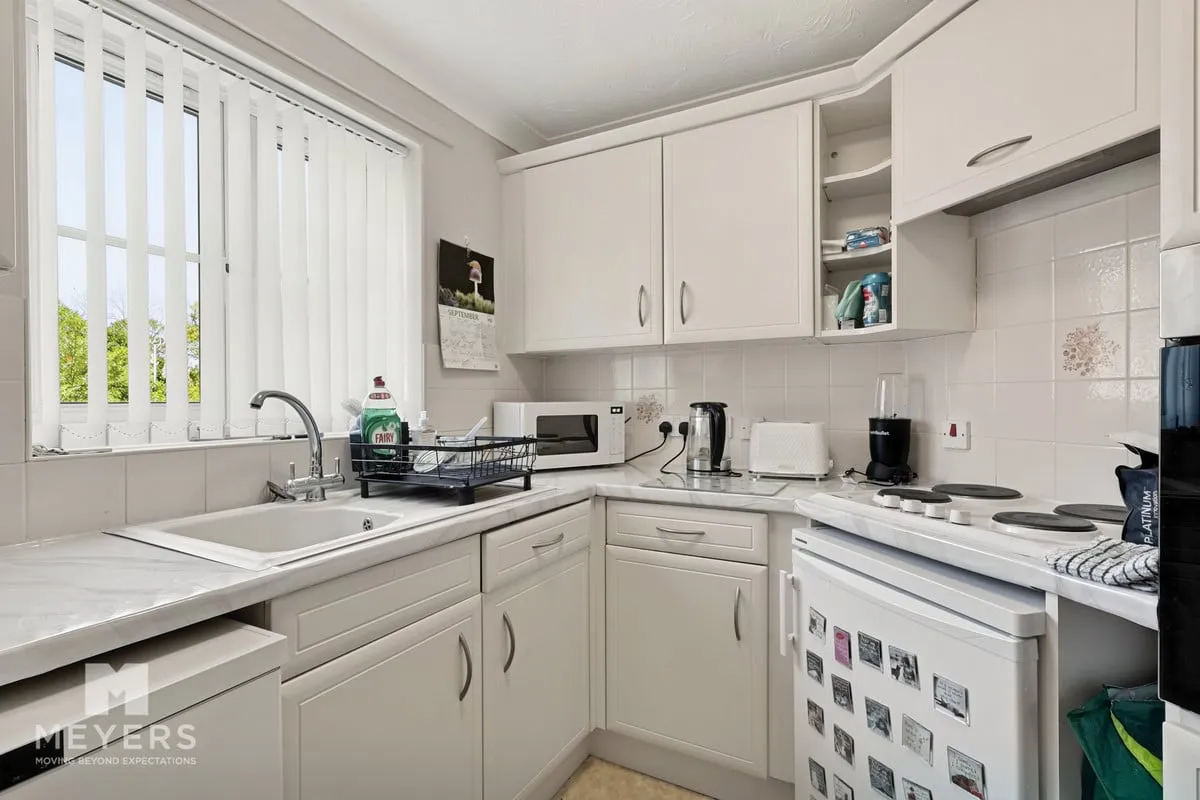 Regency Crescent, Christchurch, BH23, photo 2
