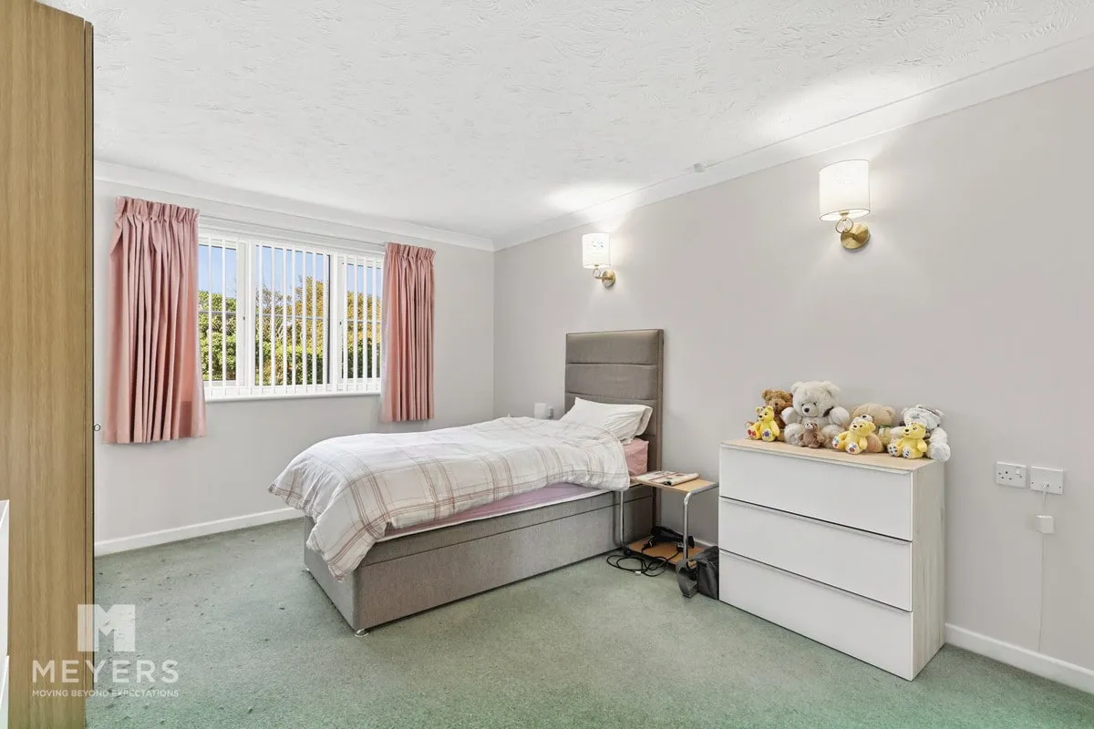 Regency Crescent, Christchurch, BH23, photo 16