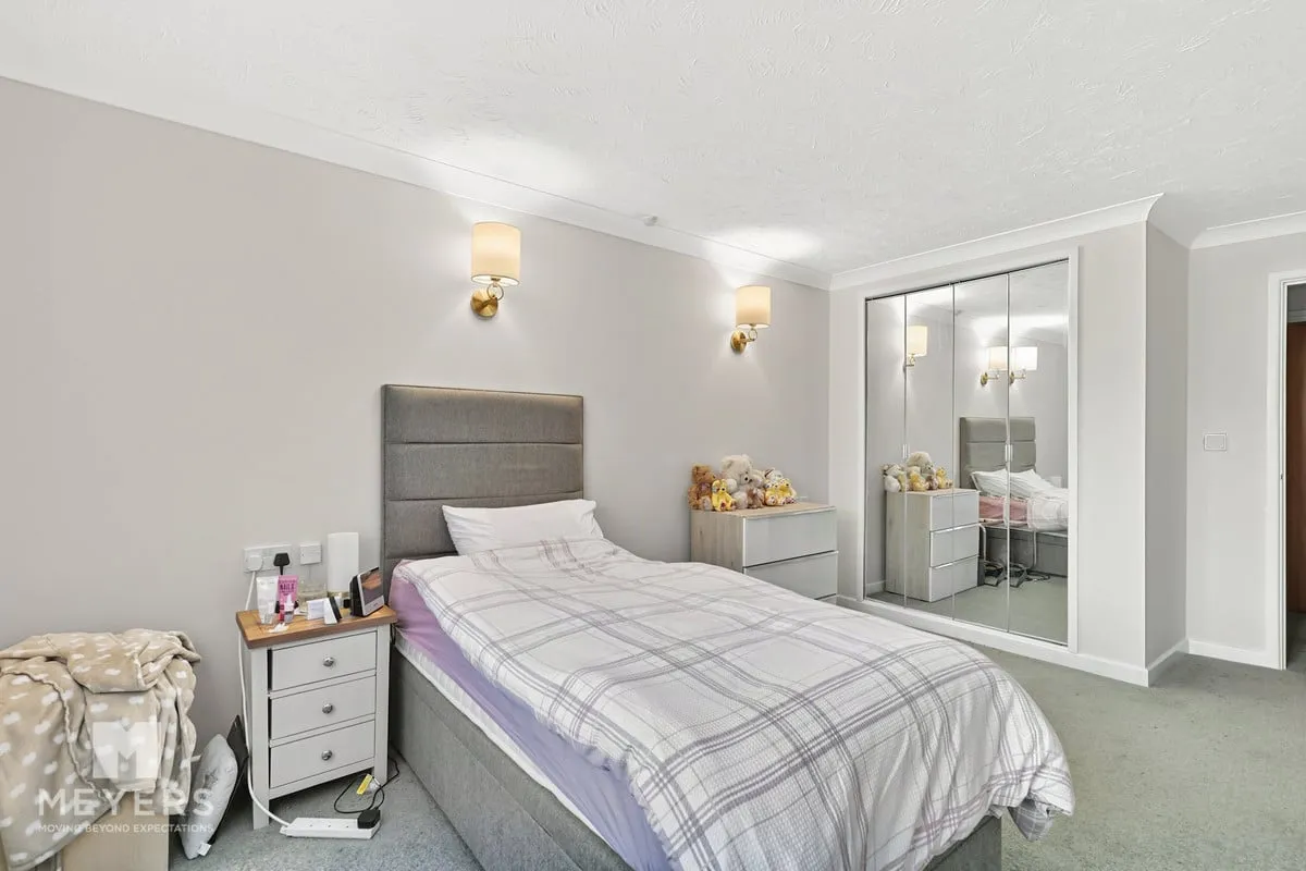 Regency Crescent, Christchurch, BH23, photo 3