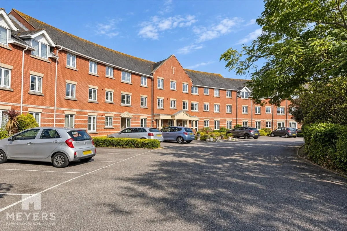 Regency Crescent, Christchurch, BH23, photo 6