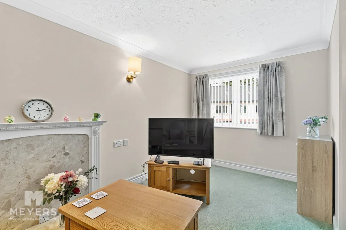Regency Crescent, Christchurch, BH23, photo 11