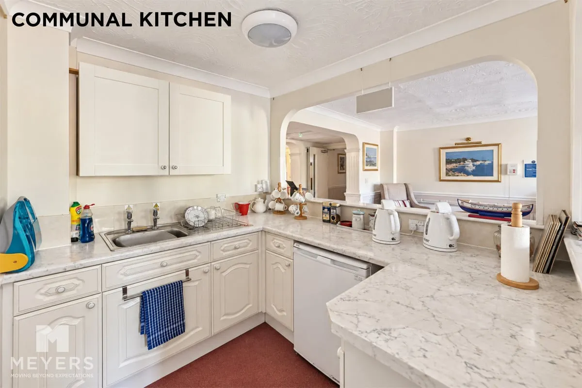 Regency Crescent, Christchurch, BH23, photo 24