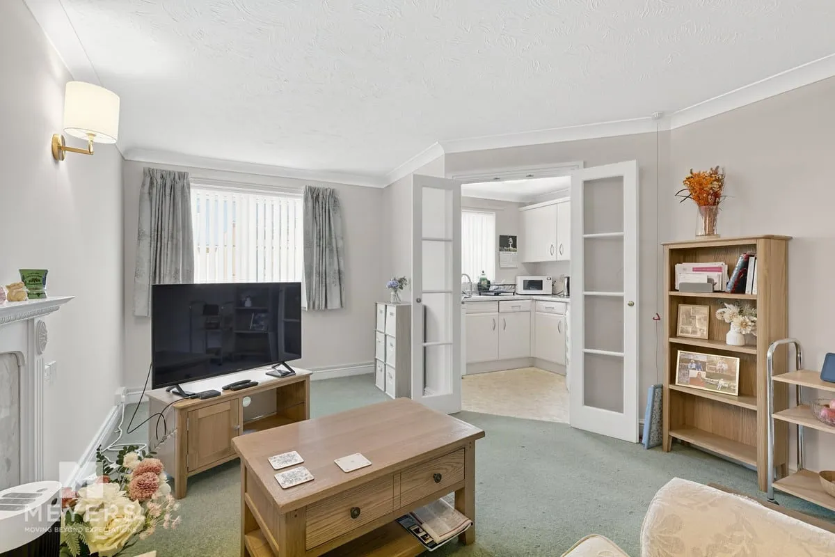 Regency Crescent, Christchurch, BH23, photo 8
