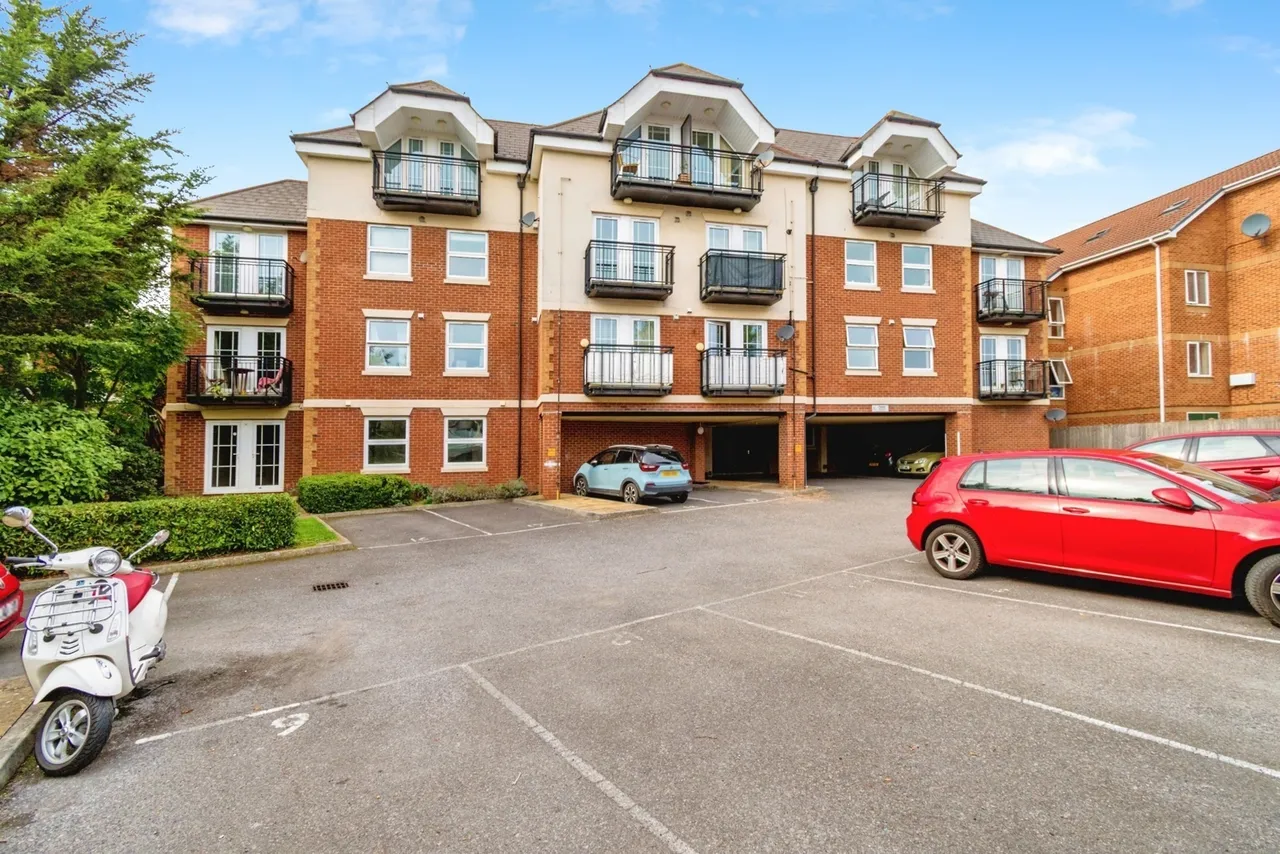 2 bed flat for sale, Hill Lane, Southampton, SO15