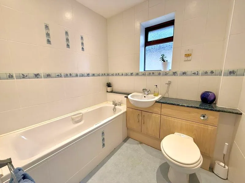 West Hill, Dunstable LU6 3PN, photo 16