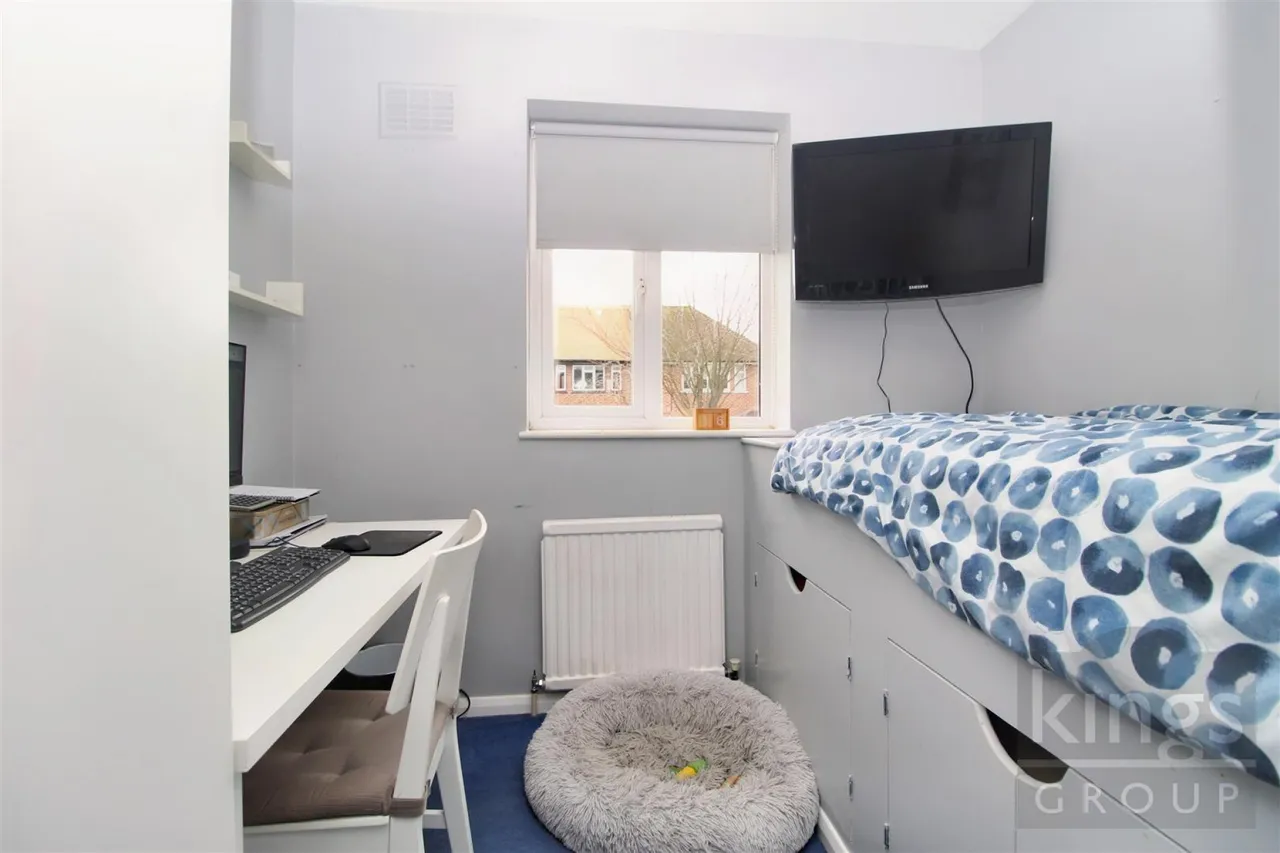 Tudor Avenue, Cheshunt, photo 11