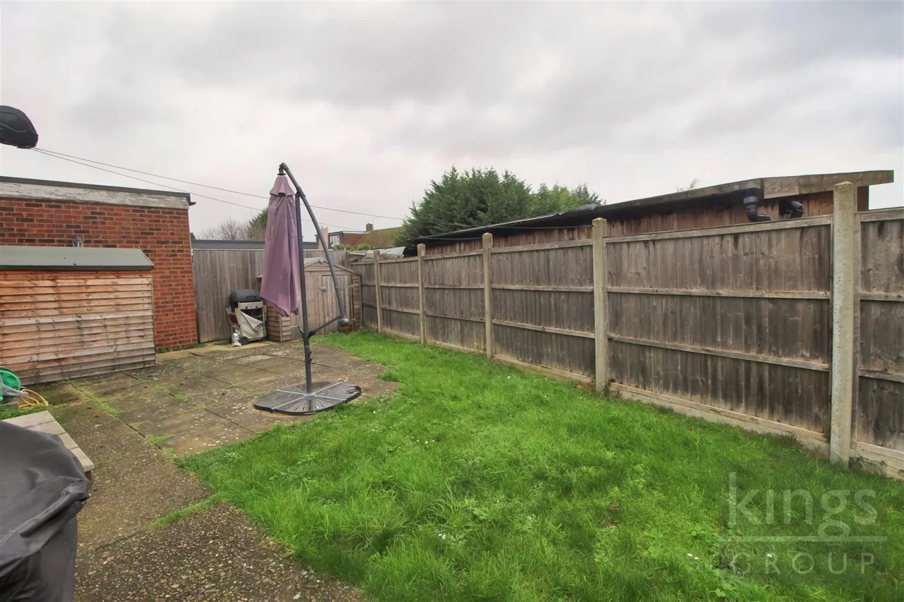Tudor Avenue, Cheshunt, photo 17