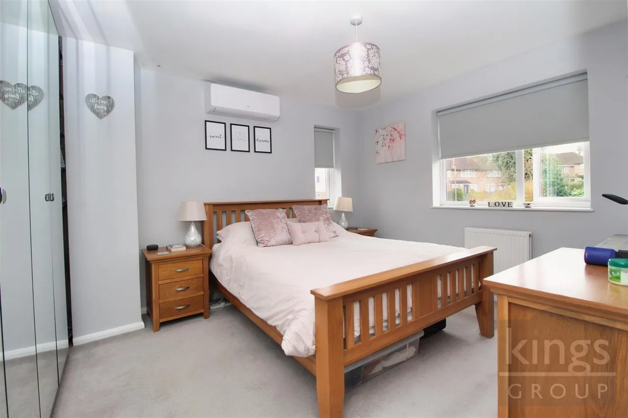 Tudor Avenue, Cheshunt, photo 9