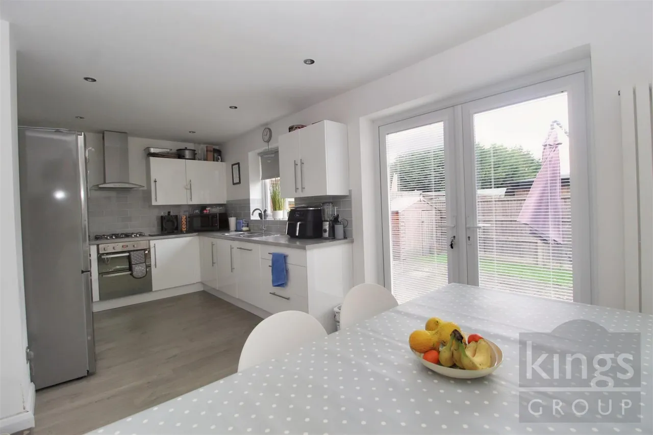 Tudor Avenue, Cheshunt, photo 6