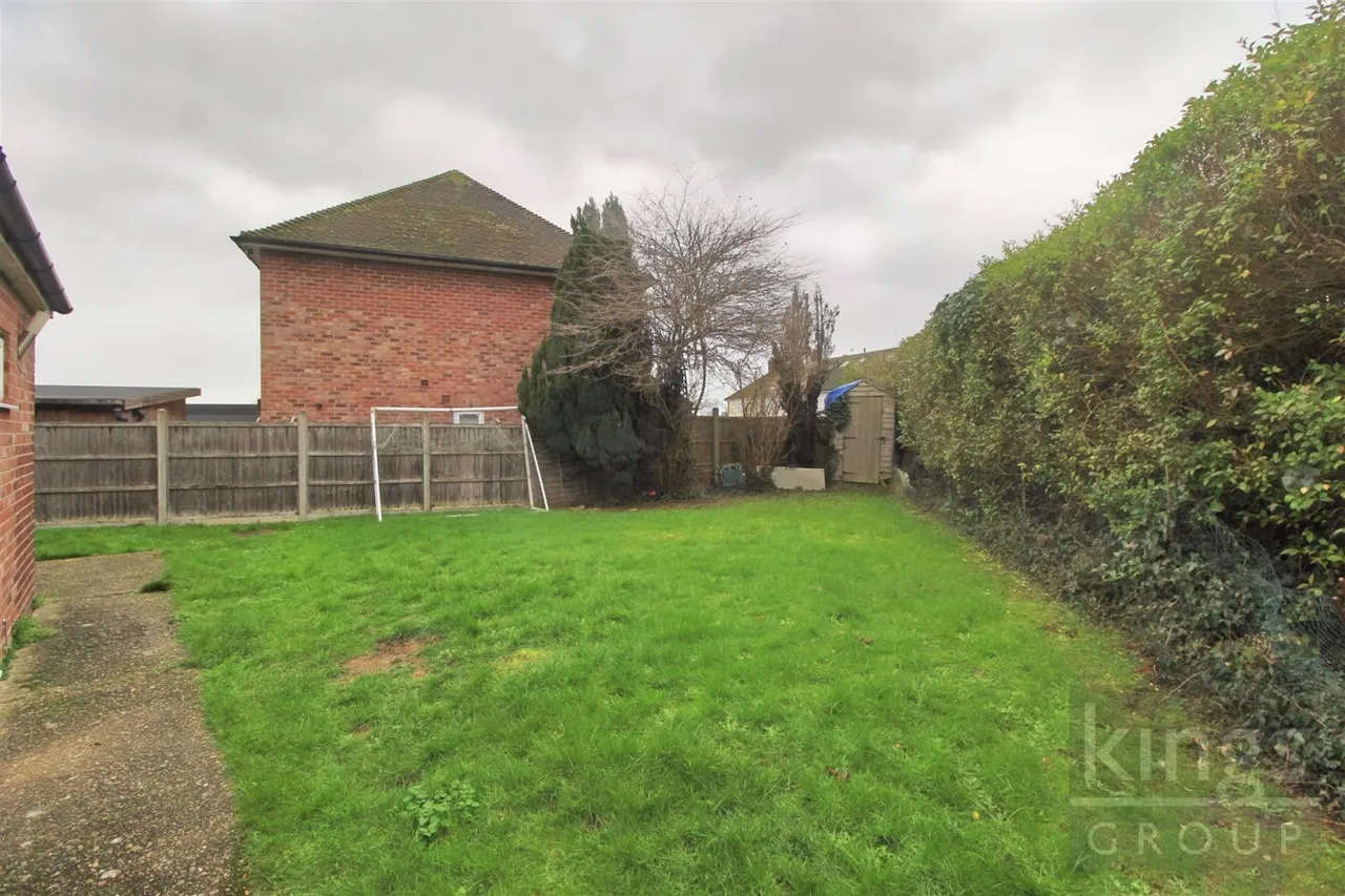 Tudor Avenue, Cheshunt, photo 13
