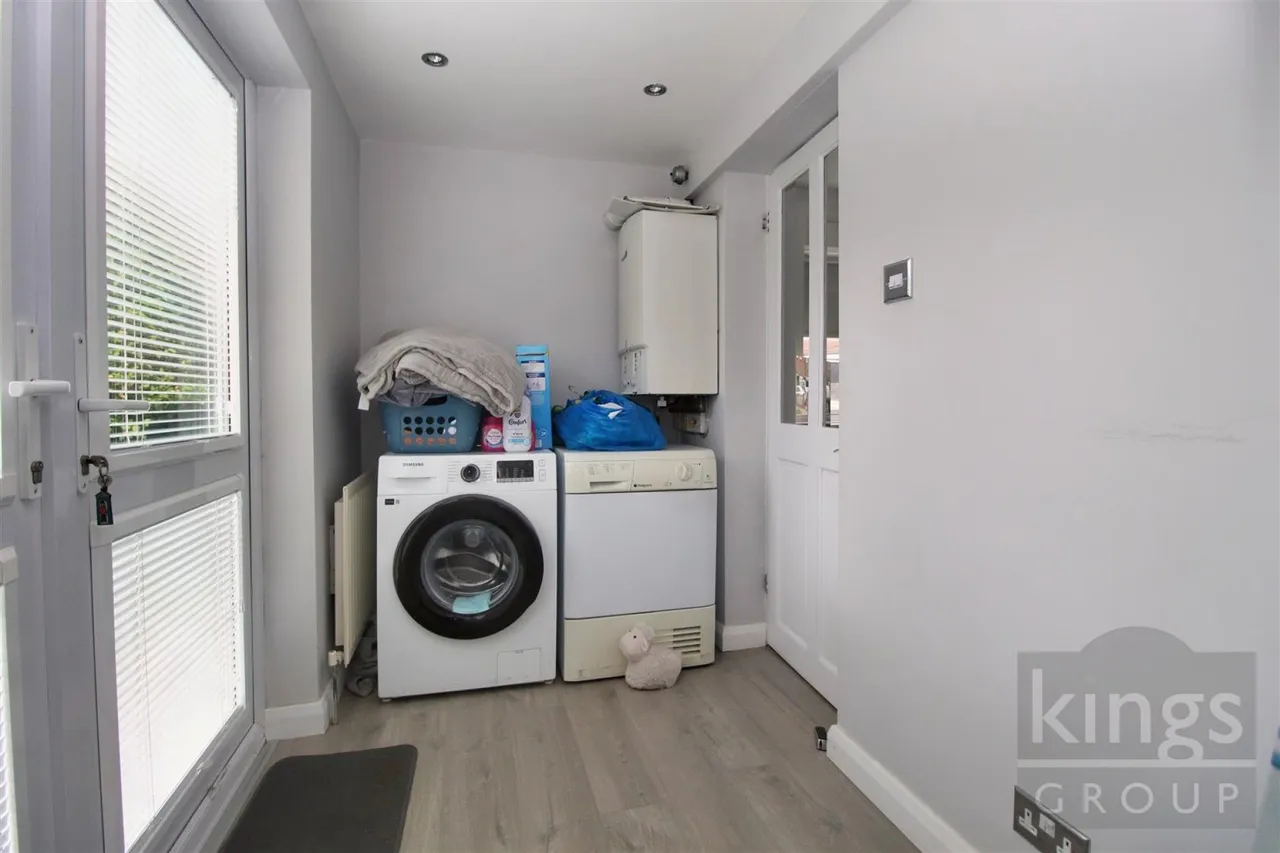 Tudor Avenue, Cheshunt, photo 7