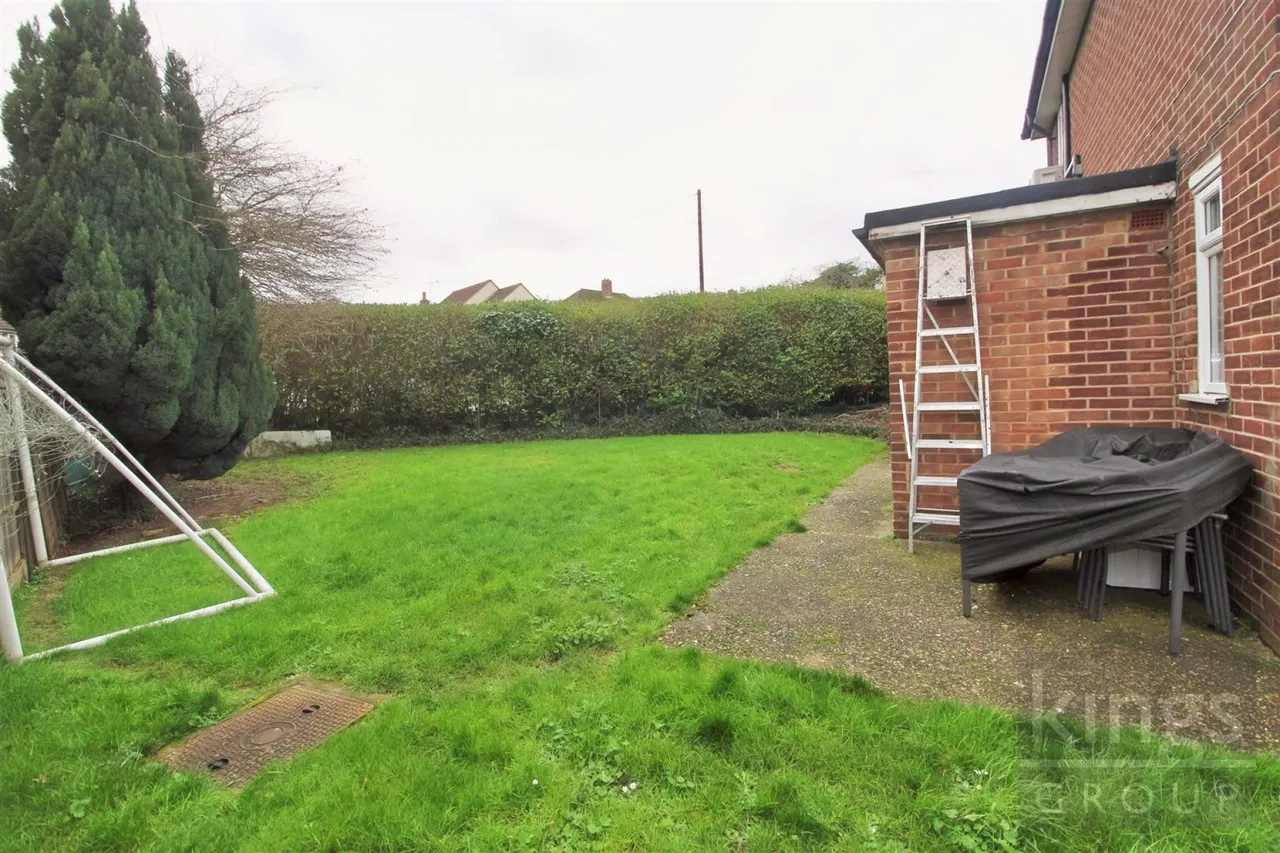 Tudor Avenue, Cheshunt, photo 16