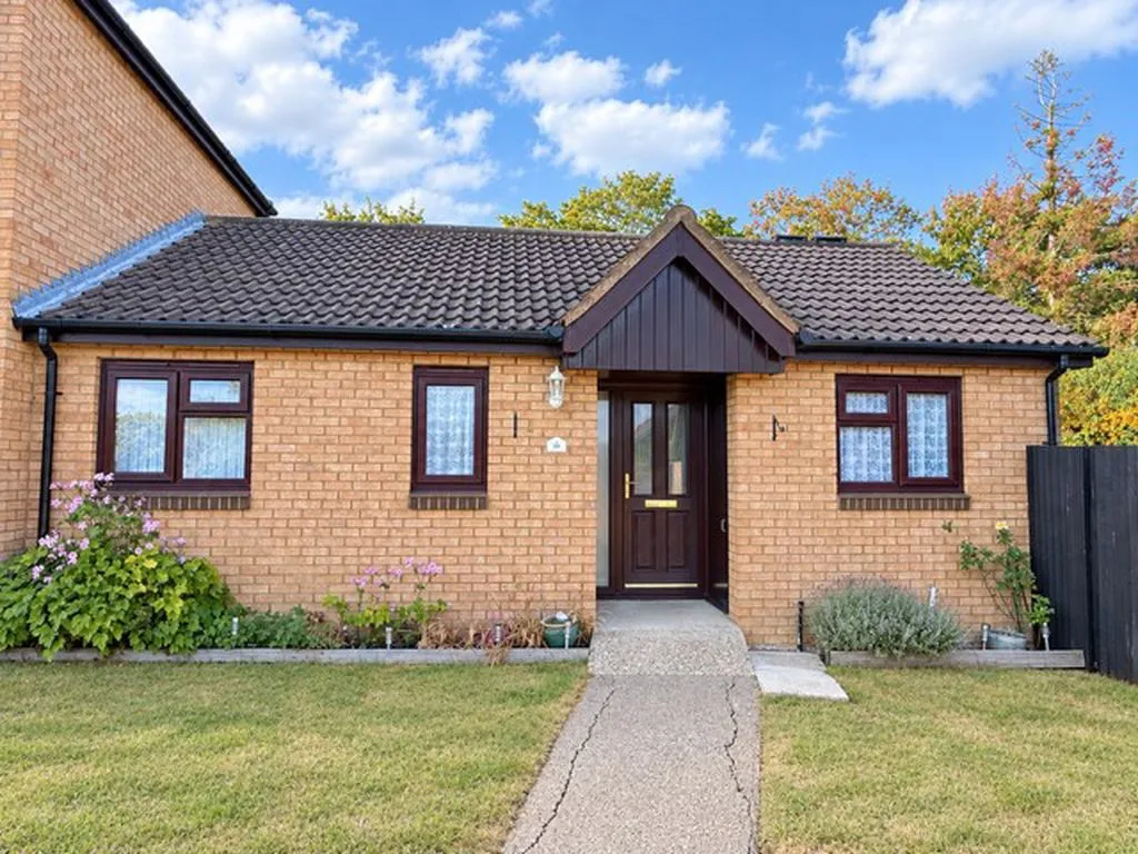 2 bed house for sale, Bryony Place, Conniburrow, MK14