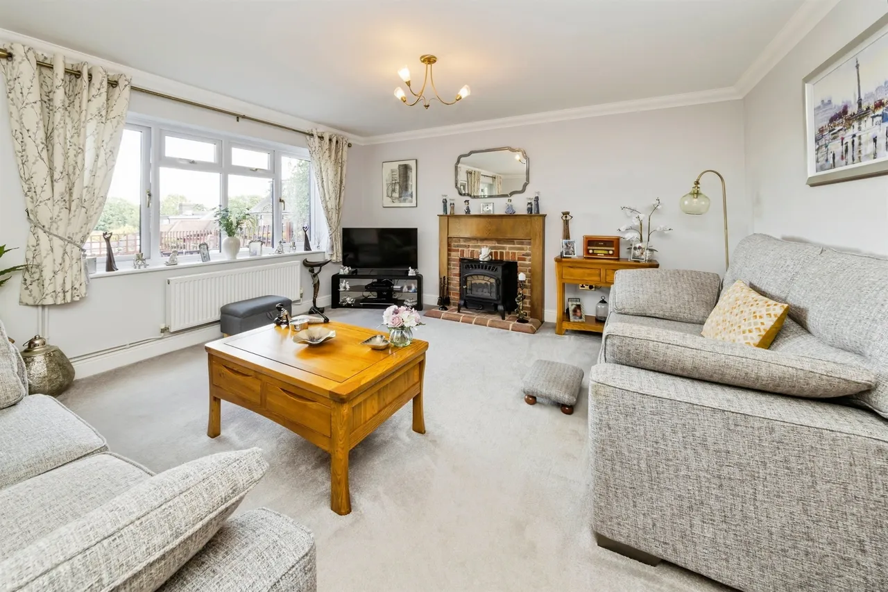Priory Way, Haywards Heath, RH16, photo 3