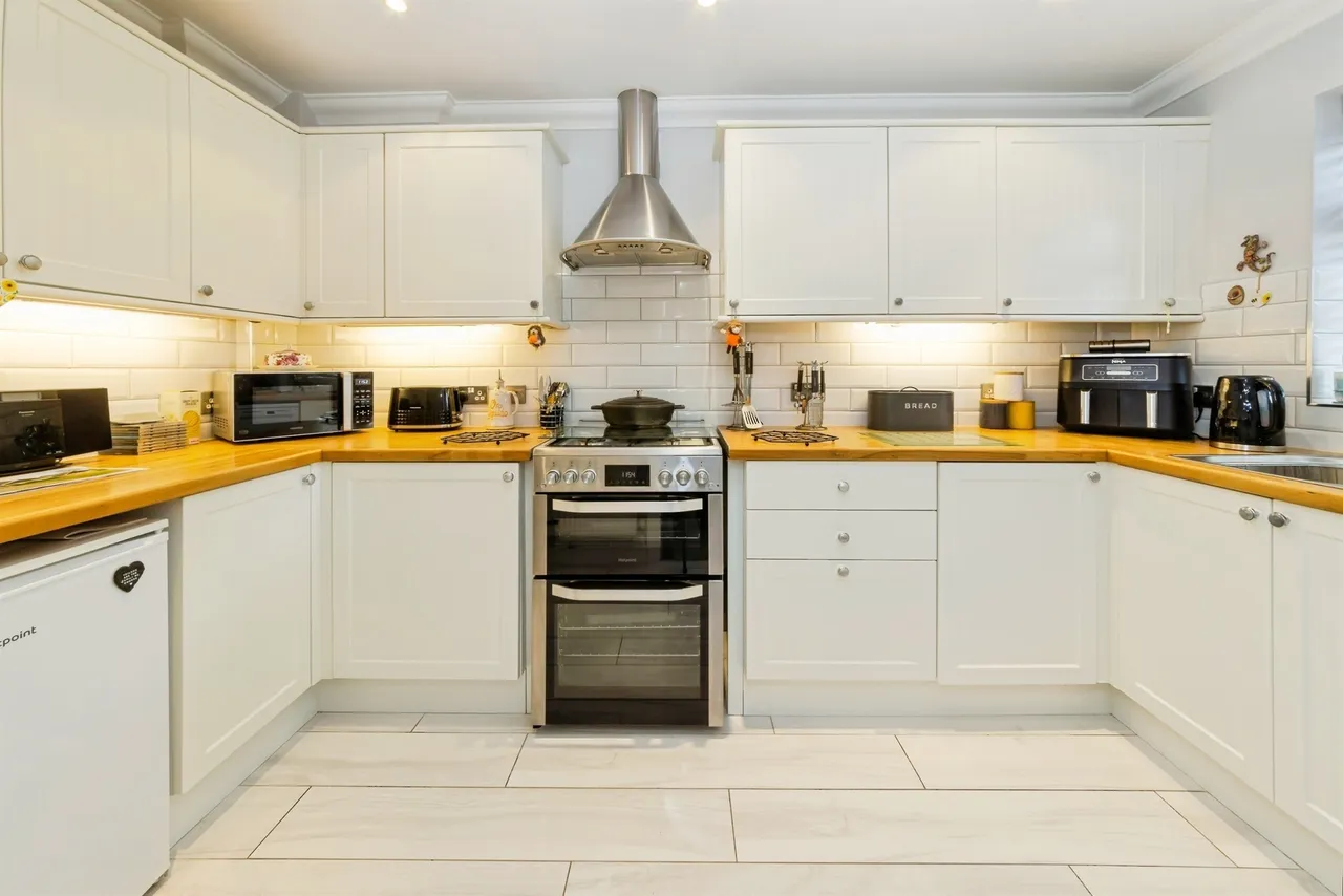 Priory Way, Haywards Heath, RH16, photo 15