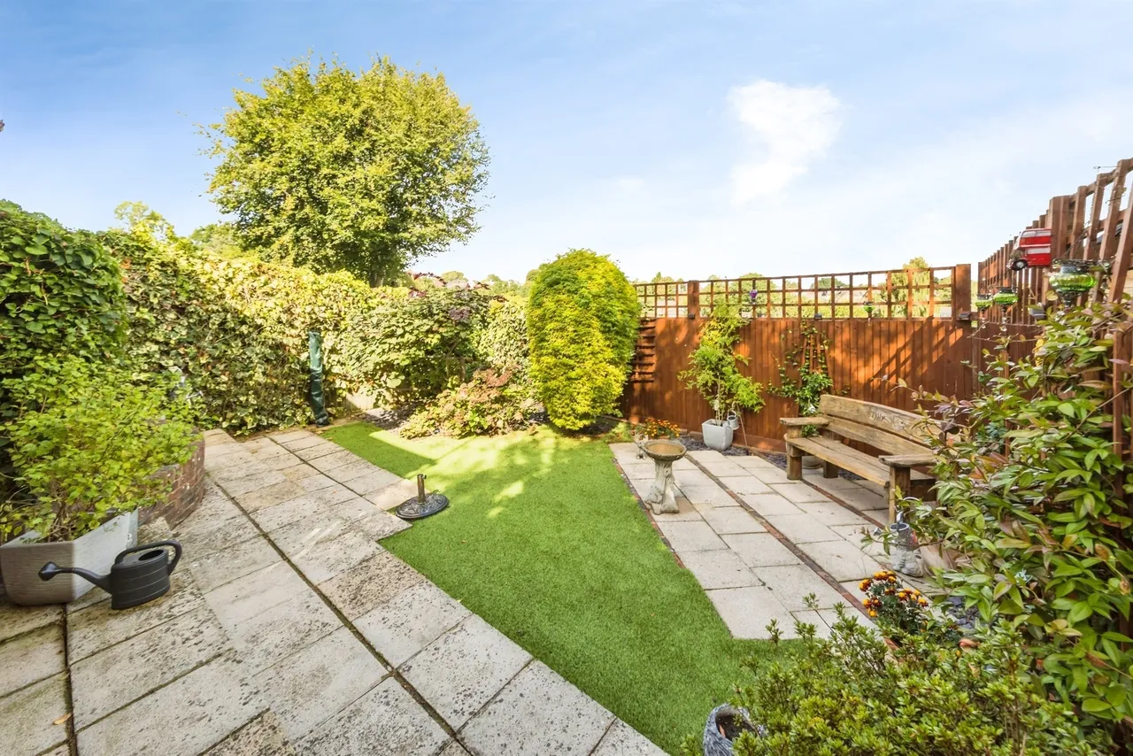 Priory Way, Haywards Heath, RH16, photo 2