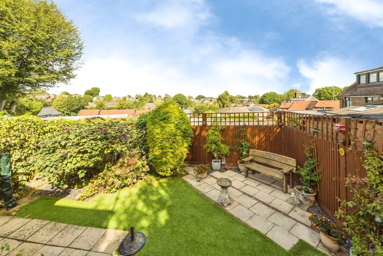 Priory Way, Haywards Heath, RH16, photo 19