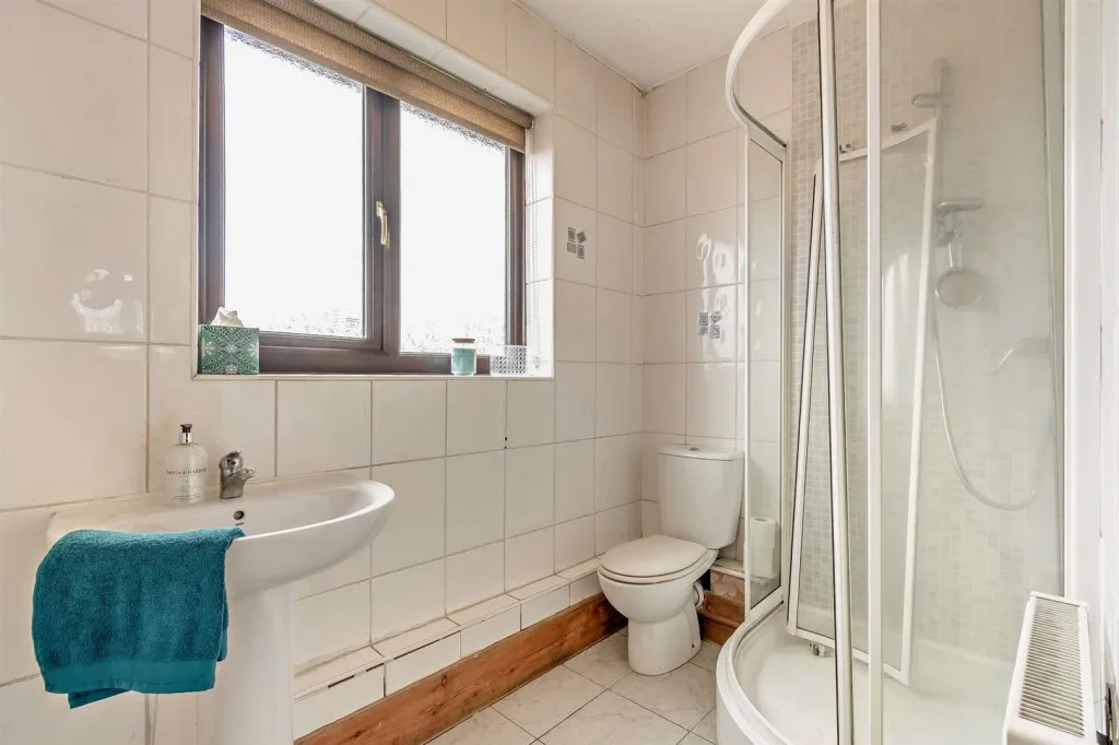 Colchester Road, Leicester, LE5, photo 15