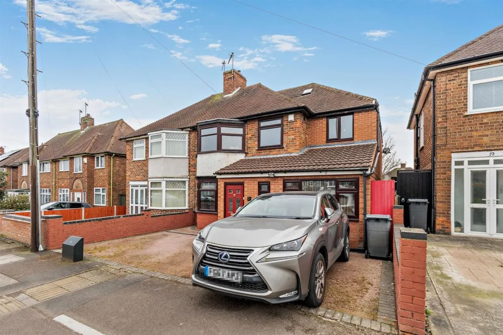 4 bed house for sale, Colchester Road, Leicester, LE5