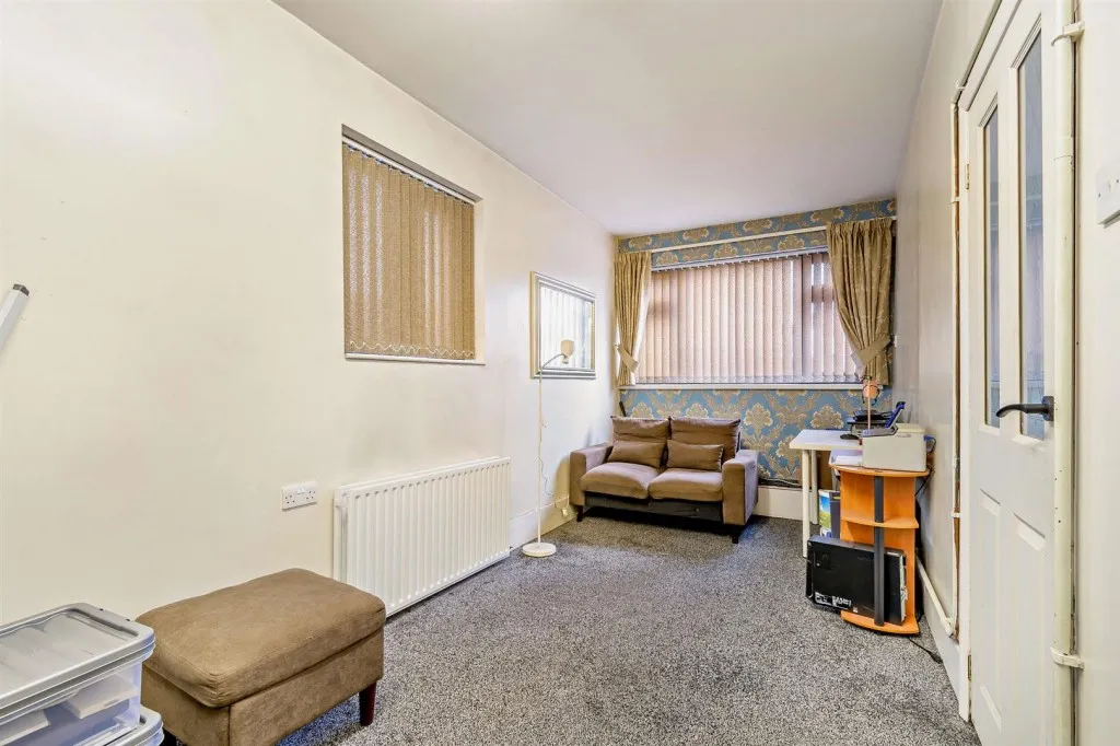 Colchester Road, Leicester, LE5, photo 12