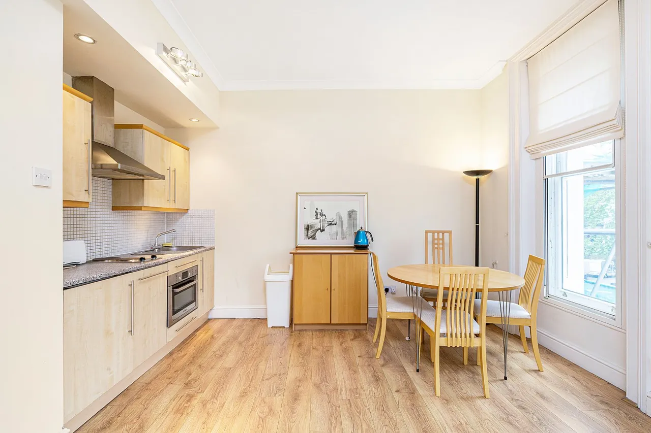 West Smithfield, Clerkenwell, EC1A, photo 3
