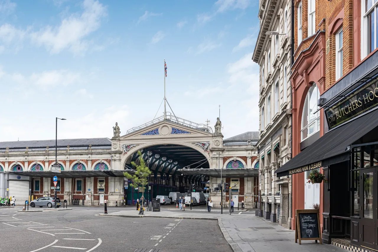 West Smithfield, Clerkenwell, EC1A, photo 12