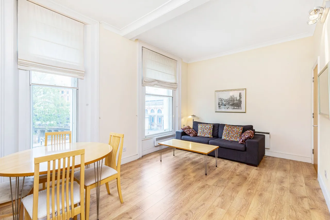 West Smithfield, Clerkenwell, EC1A, photo 9