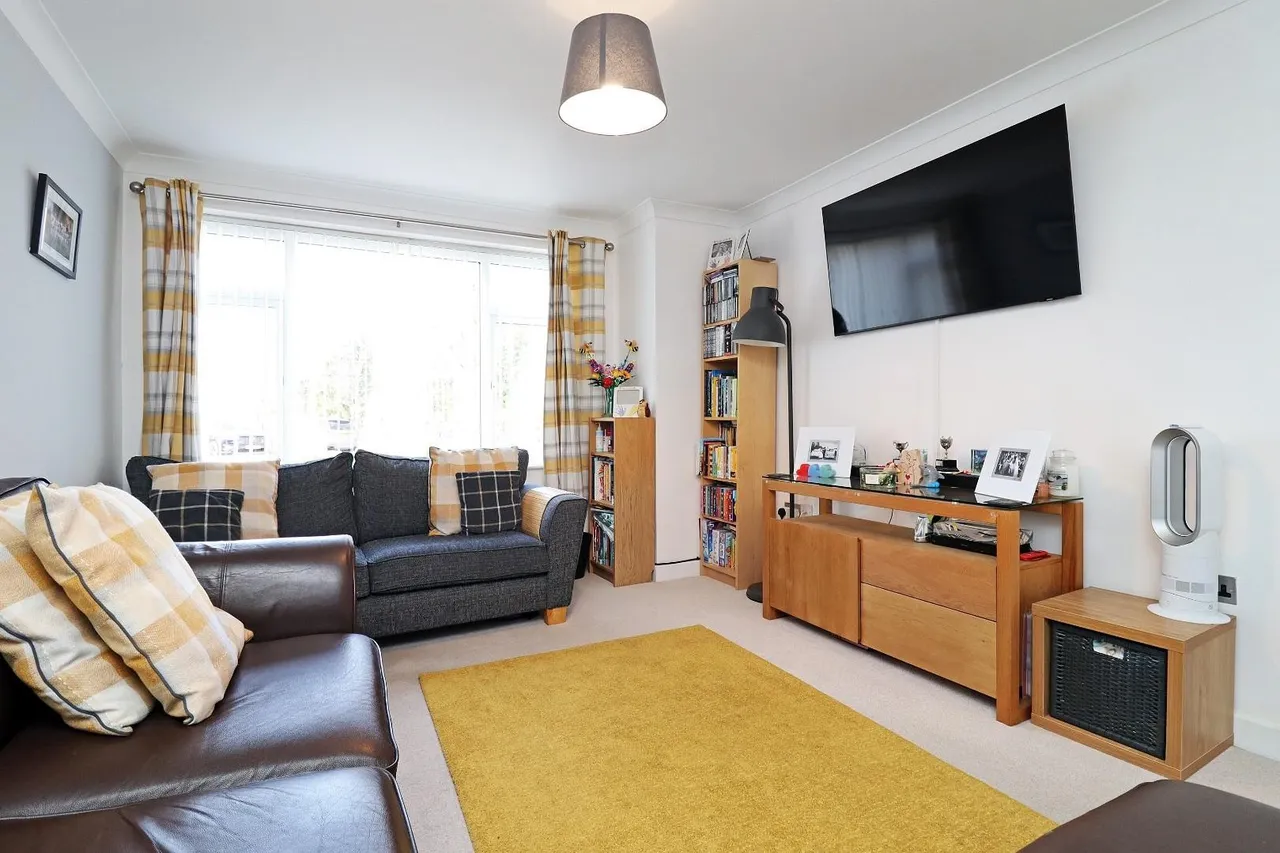 Kersal Drive, Timperley, Cheshire WA15 6UX, photo 3