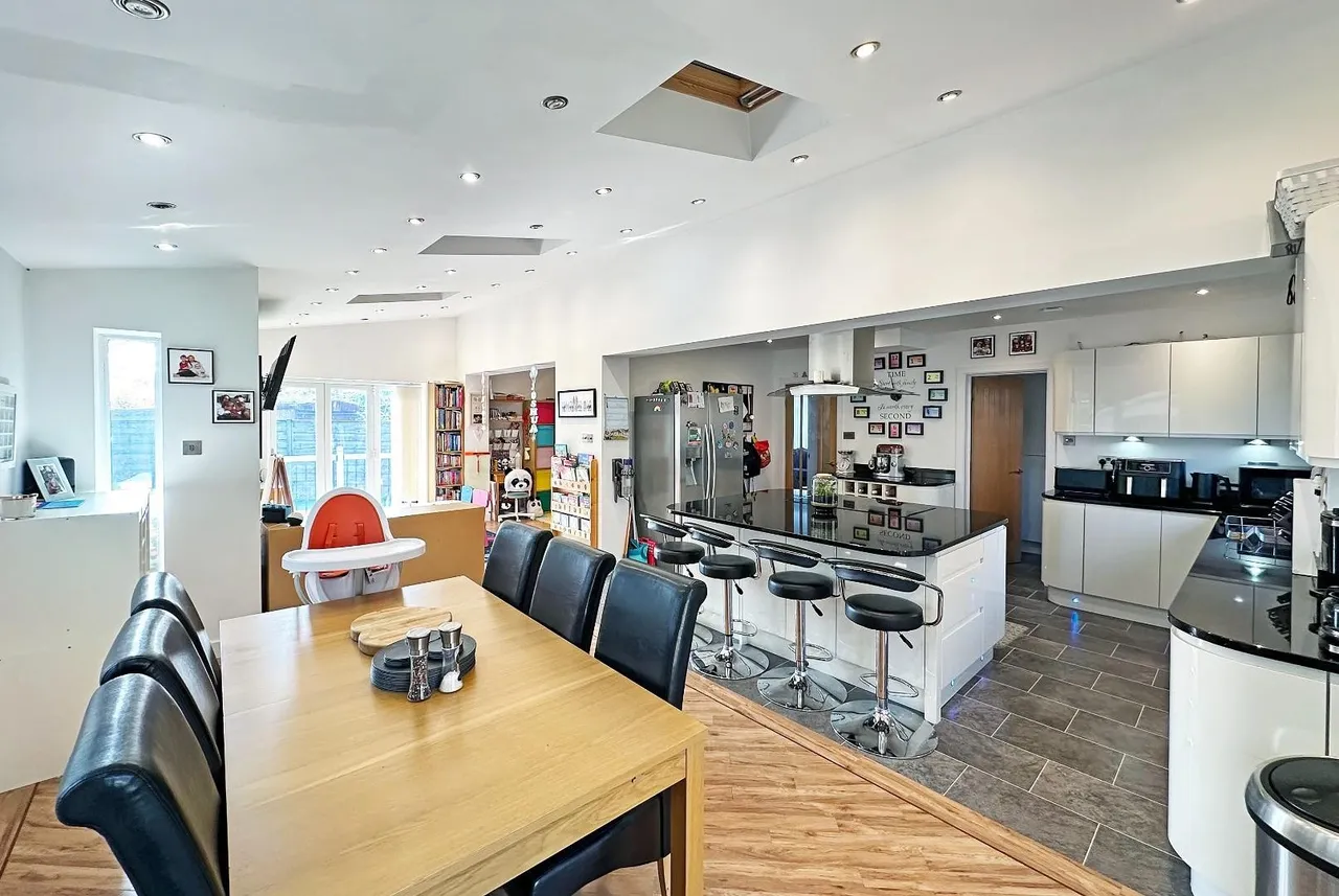 Kersal Drive, Timperley, Cheshire WA15 6UX, photo 4