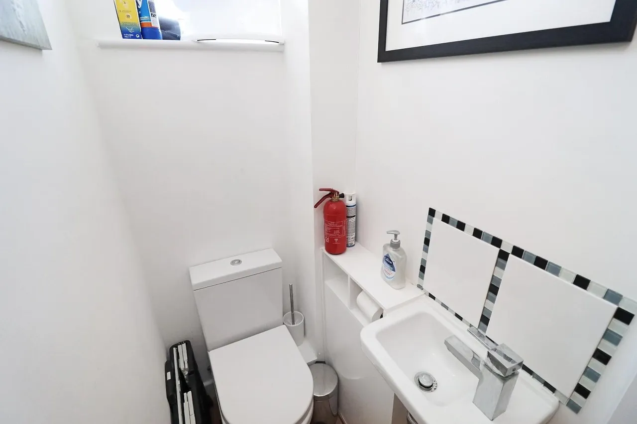 Kersal Drive, Timperley, Cheshire WA15 6UX, photo 27