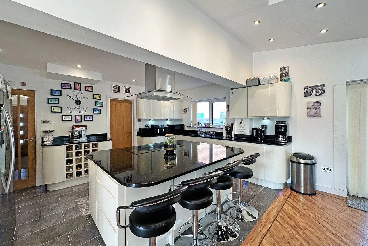 Kersal Drive, Timperley, Cheshire WA15 6UX, photo 19