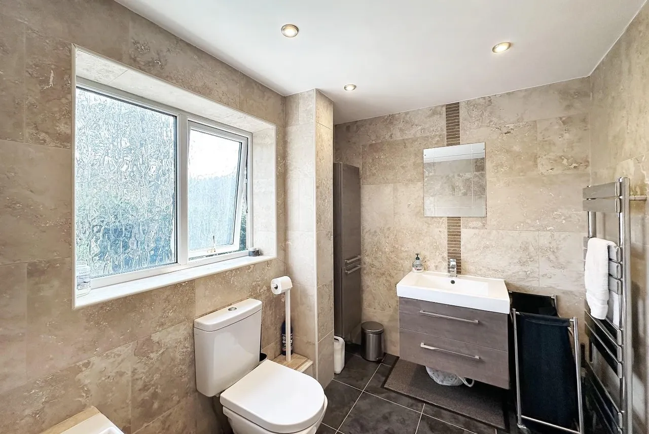 Kersal Drive, Timperley, Cheshire WA15 6UX, photo 40