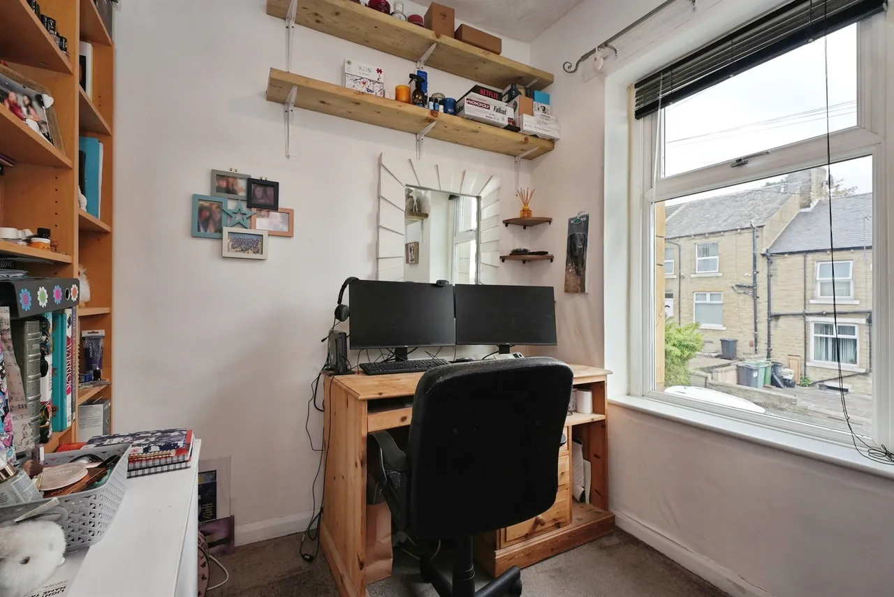 Scholes Road, Birkby, Huddersfield, photo 9