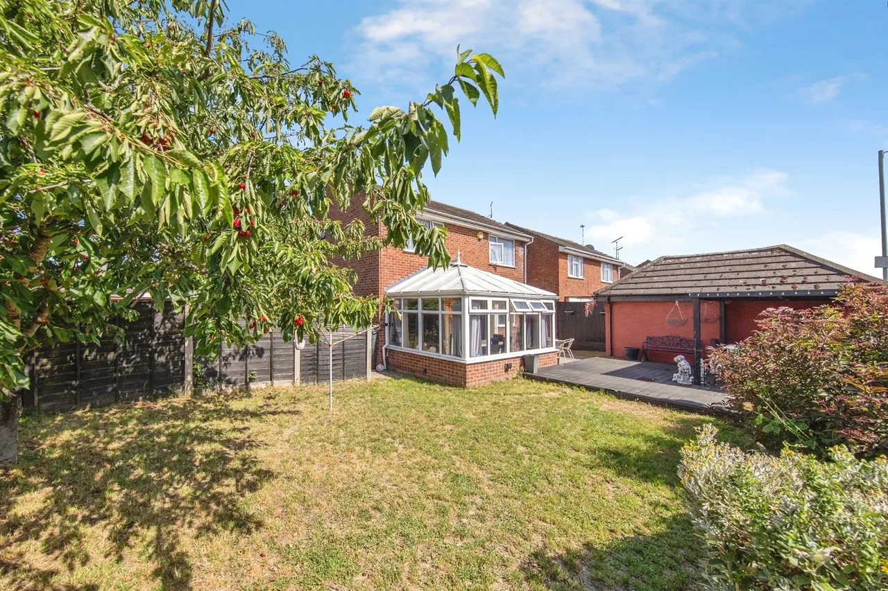 3 bed house for sale, Tulip Way, Clacton-On-Sea, CO16