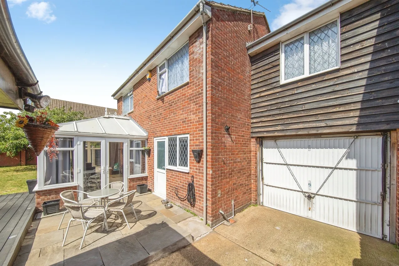Tulip Way, Clacton-On-Sea, CO16, photo 18