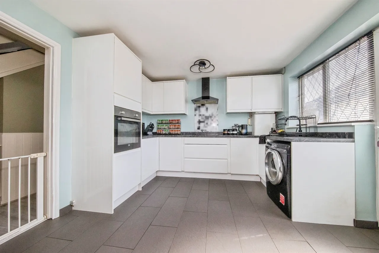 Tulip Way, Clacton-On-Sea, CO16, photo 4