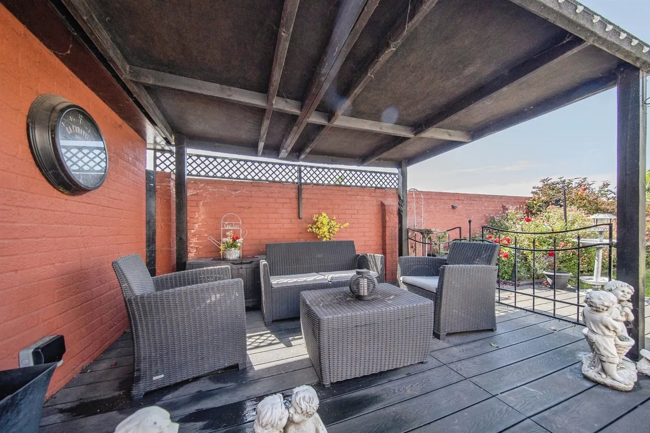 Tulip Way, Clacton-On-Sea, CO16, photo 15