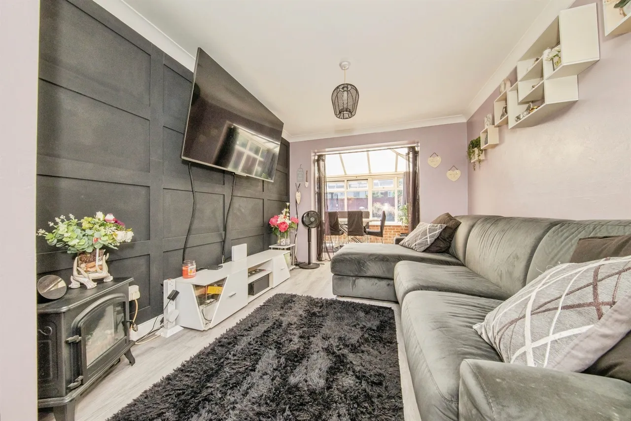 Tulip Way, Clacton-On-Sea, CO16, photo 2