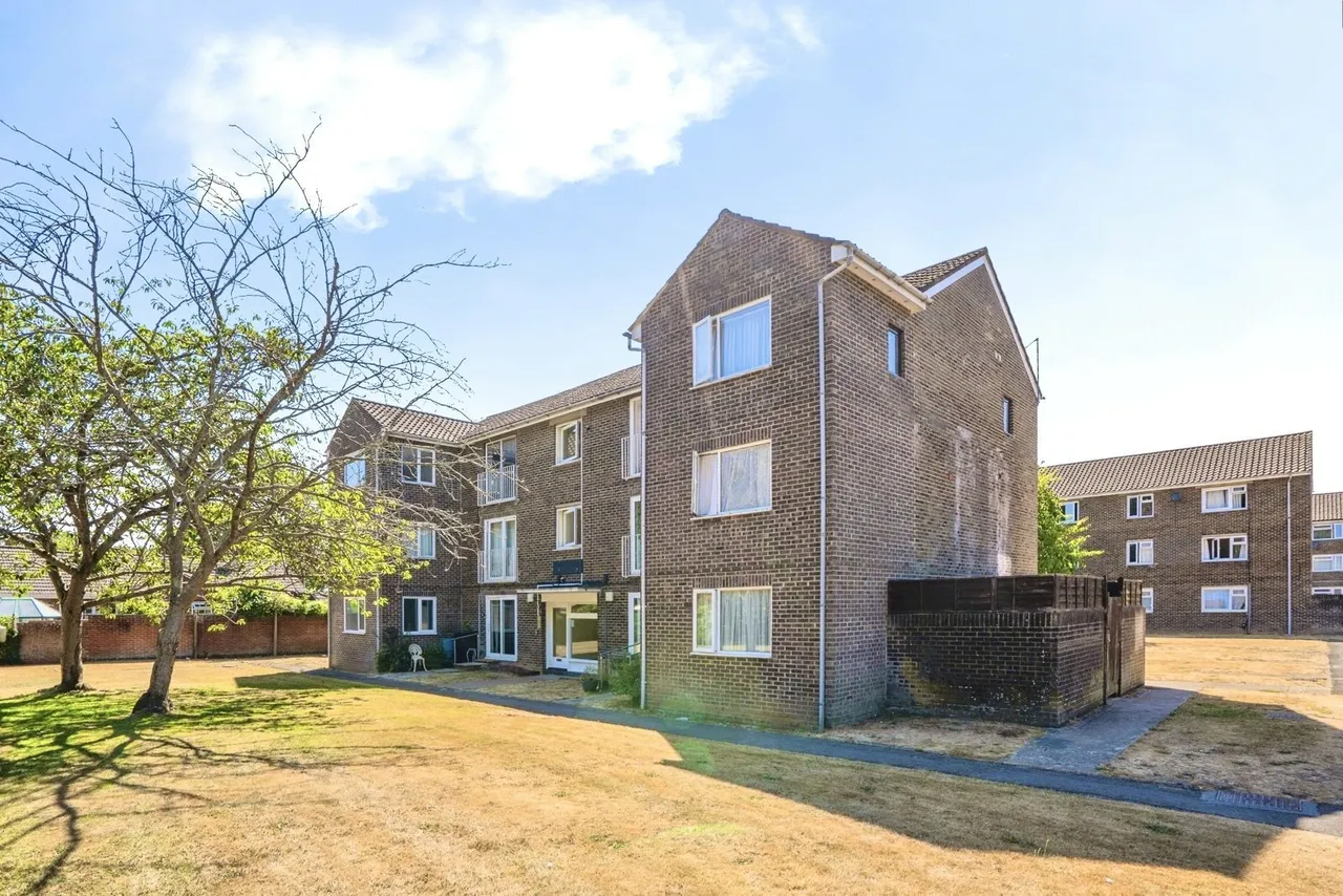 1 bed flat for sale, Crombie Close, Waterlooville, PO8