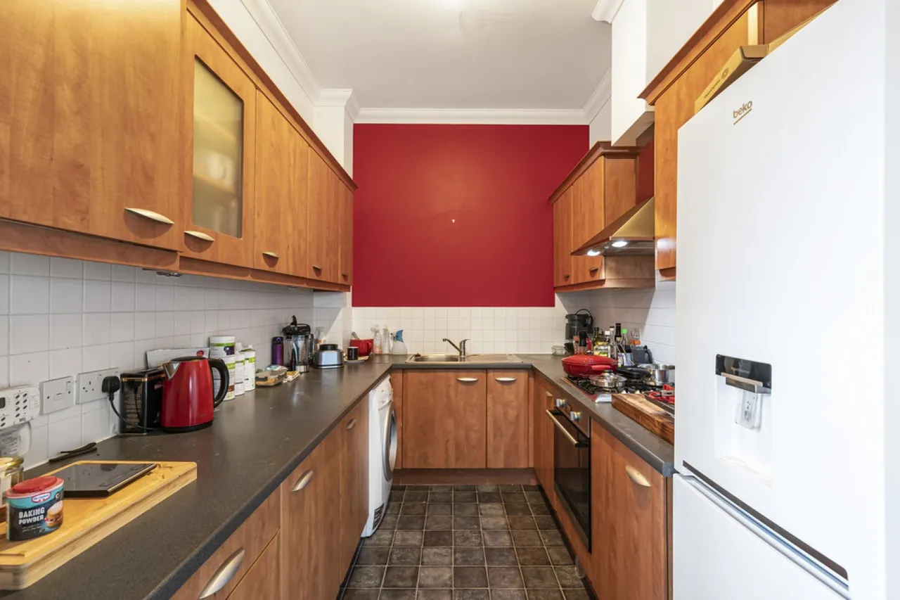 Gawton Crescent, Netherne On The Hill, photo 5
