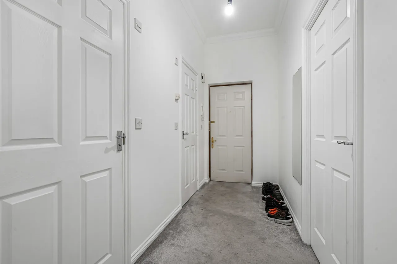 Gawton Crescent, Netherne On The Hill, photo 11