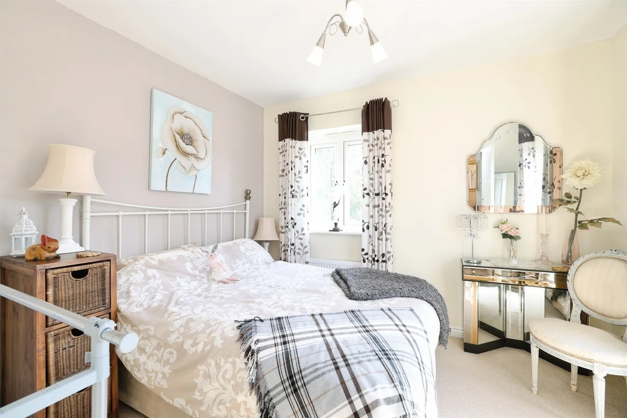 Holloway Close, Amesbury, SP4, photo 13
