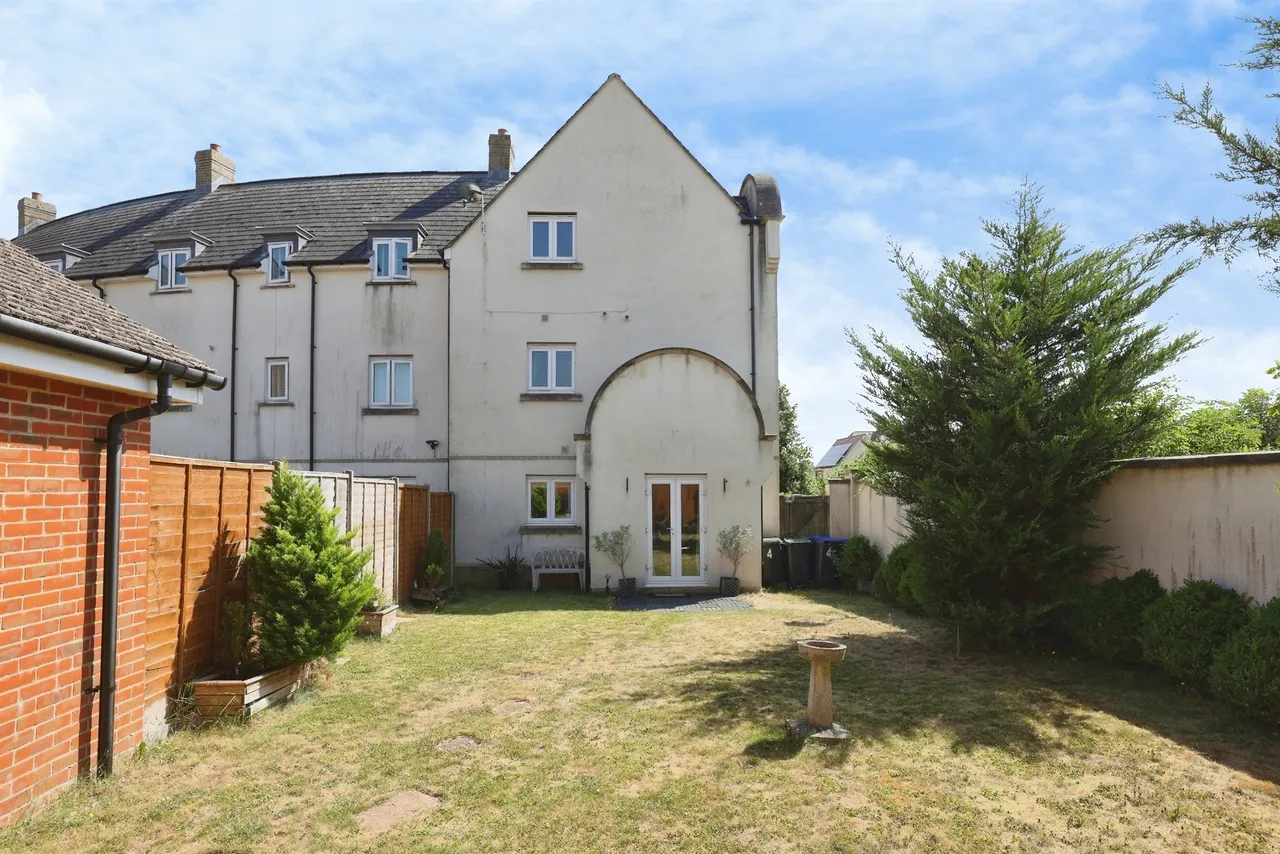 Holloway Close, Amesbury, SP4, photo 17