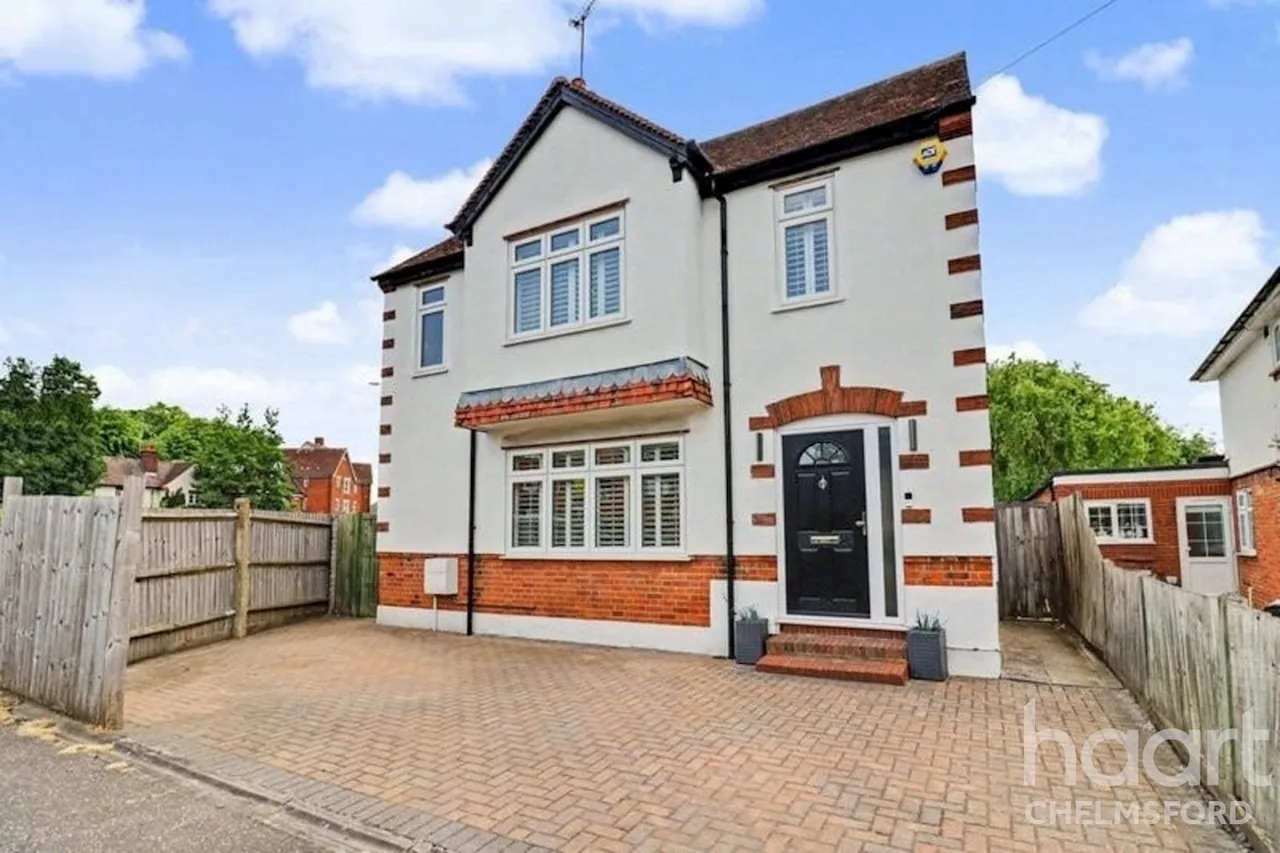 4 bed house to rent, Cedar Avenue, CM1
