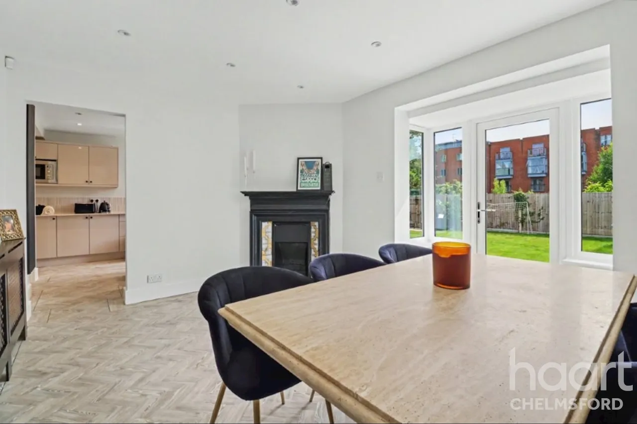 Cedar Avenue, CM1, photo 13