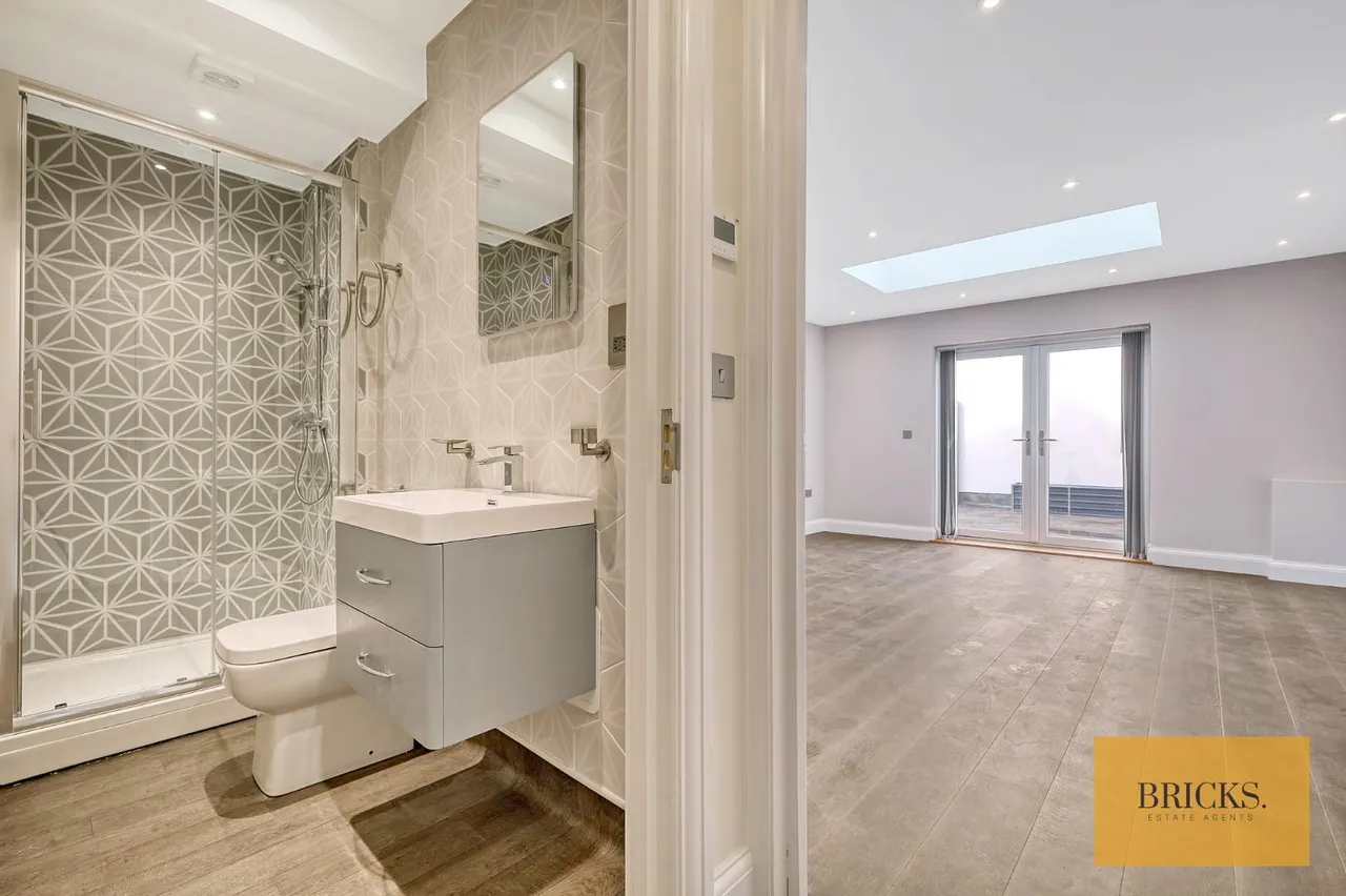 Grove Green Road, London, E11 4EN, photo 11