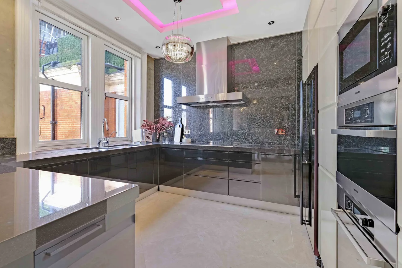 Wellington Court, SW1X, photo 8