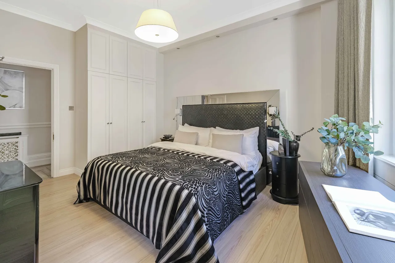 Wellington Court, SW1X, photo 15