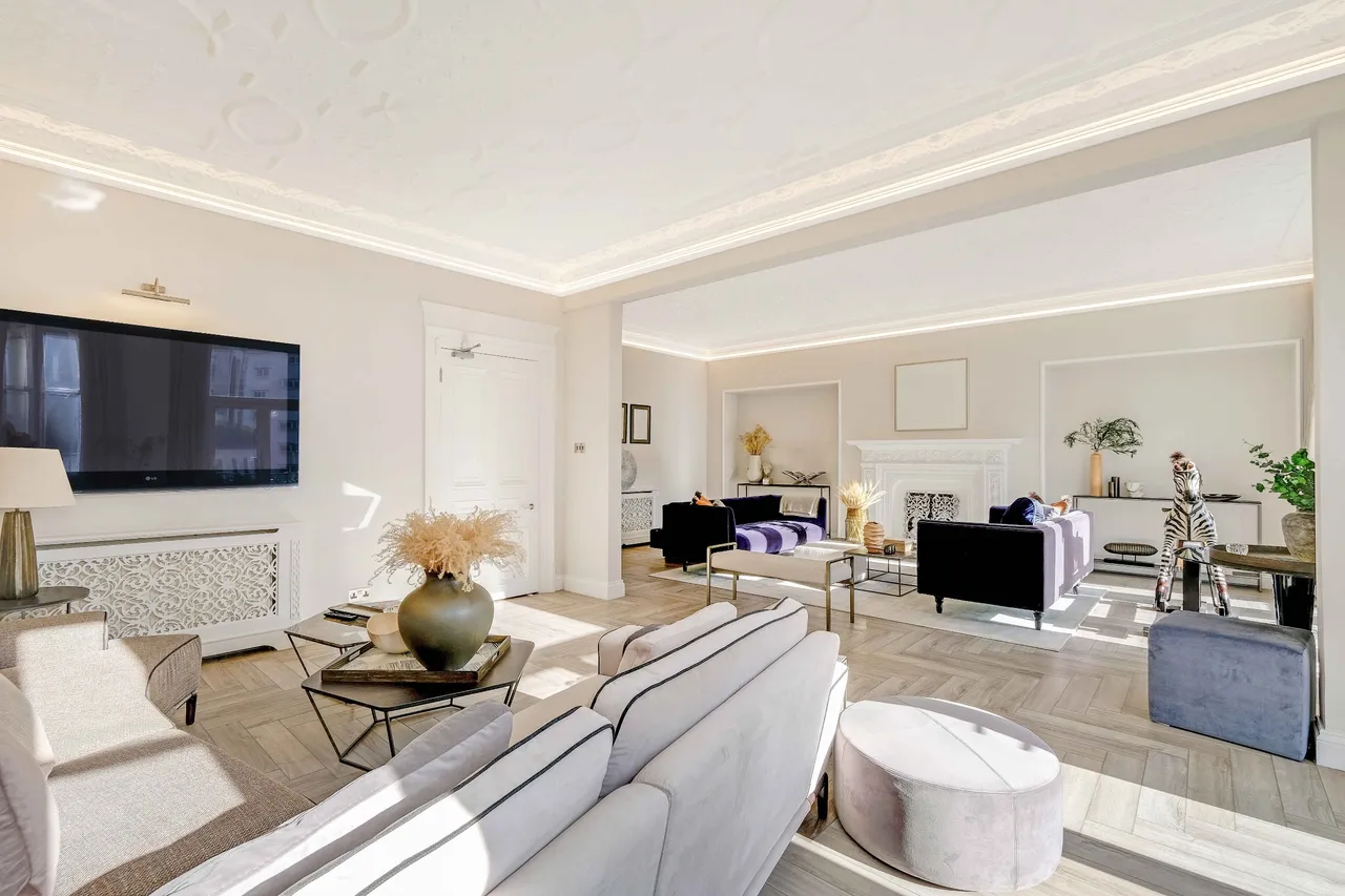 8 bed flat to rent, Wellington Court, SW1X